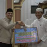Safari Ramadan di Masjid Sabilussalam Yosodadi, Rafieq Salurkan Bantuan AC
